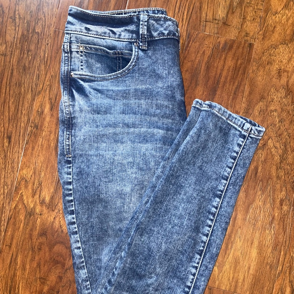 Acid wash skinny jeans